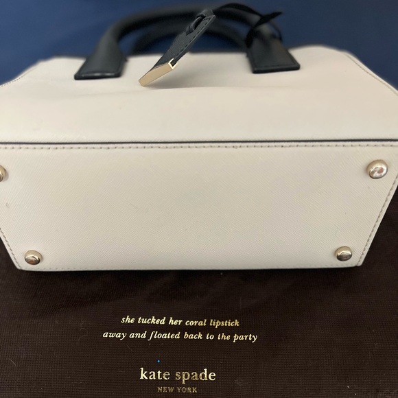 Kate Spade small unique hand bag - Picture 3 of 3